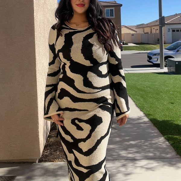 Momsmood Stamp Duty Cheetah Oversize Daily Going out Maternity Photoshoot Maxi Dress