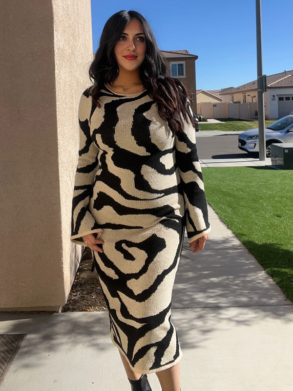 Momsmood Stamp Duty Cheetah Oversize Daily Going out Maternity Photoshoot Maxi Dress